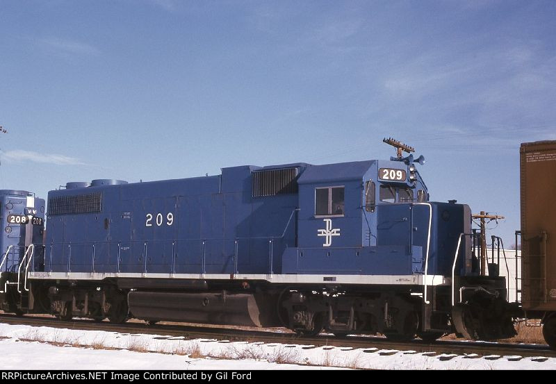 B&amp;M 209(GP38-2)